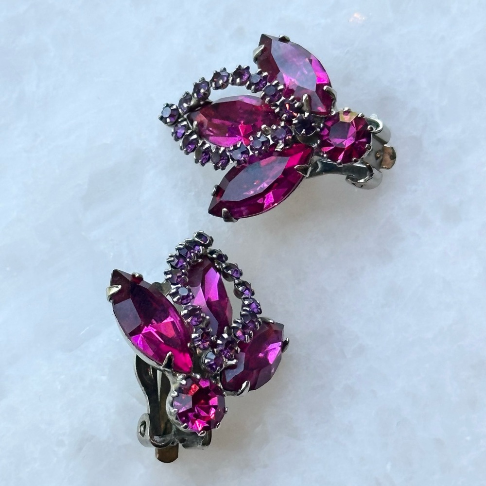 Weiss Vintage Fuchsia Rhinestone Clip-On Earrings – Gunmetal Glam Statement - Picture 5 of 9